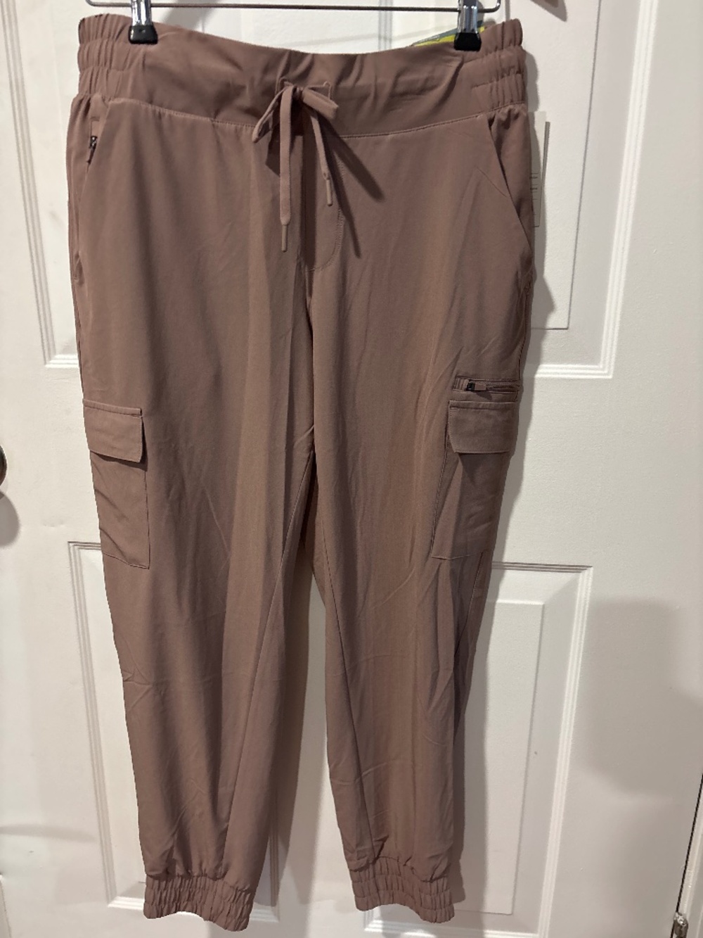 Medium Women’s Cargo Jogger Pants-m
